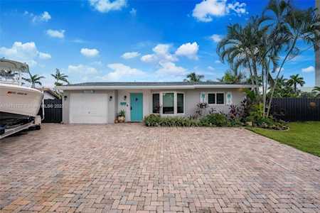 1950 NW 34th St Oakland Park, FL 33309