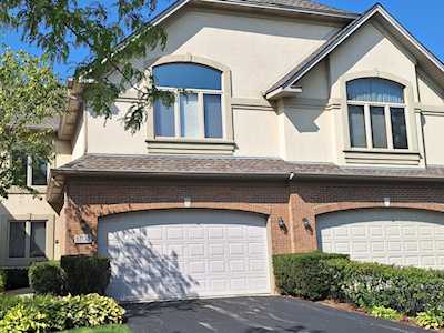 1028 W Sutton Ct Palatine, IL 60067