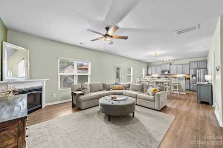5324 Colonial Garden Dr Huntersville, NC 28078