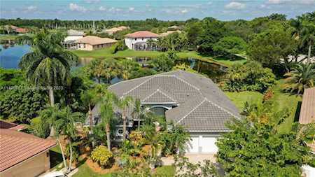 3997 Nighthawk Dr Weston, FL 33331