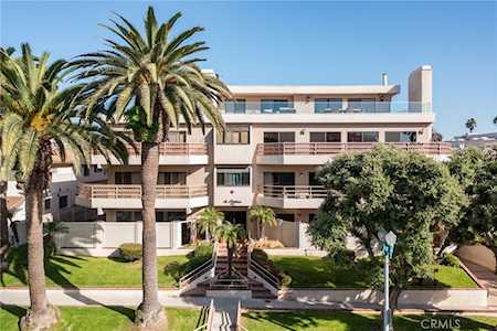 512 Esplanade #103 Redondo Beach, CA 90277