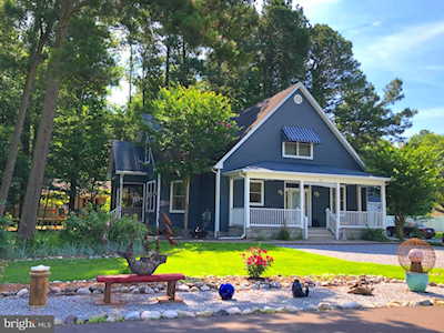 15 New Castle Ct Ocean View, DE 19970