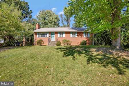 3829 Barcroft Ln Alexandria, VA 22312