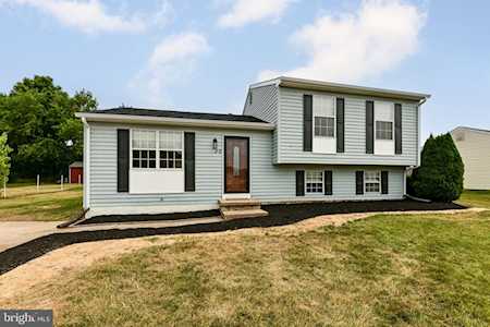 30 Hunting Ridge Rd Newark, DE 19702