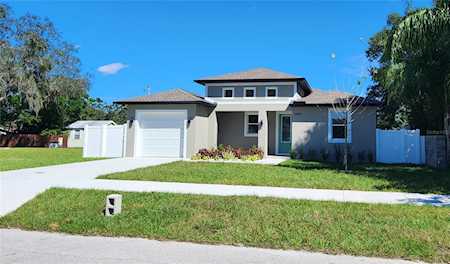 10005 N Ojus Dr Tampa, FL 33617