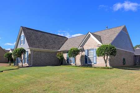 10128 Old Well Ter Memphis, TN 38016