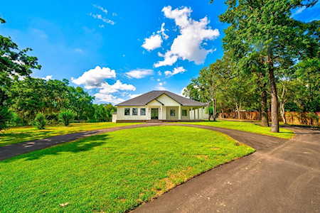 2715 Stapleton Rd Magnolia, TX 77354
