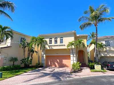 3119 NE 210th Ter Aventura, FL 33180