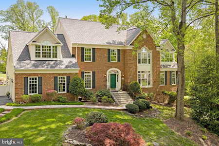 729 Forest Park Rd Great Falls, VA 22066