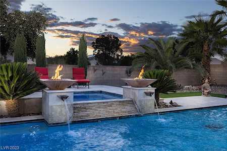 6951 Moaning Cavern St Las Vegas, NV 89131