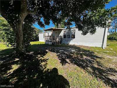 2001 Buddy Ln North Fort Myers, FL 33917