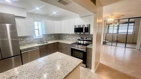 20341 NE 30th Ave #106-6 Aventura, FL 33180