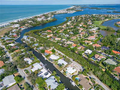 690 Longview Dr Longboat Key, FL 34228