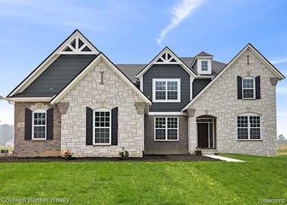 25807 E Crystal Creek Dr Lyon Twp, MI 48178