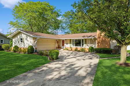 6527 Briargate Dr Downers Grove, IL 60516