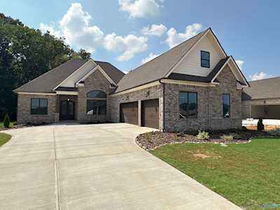 22785 Gunner Circle Athens, AL 35613