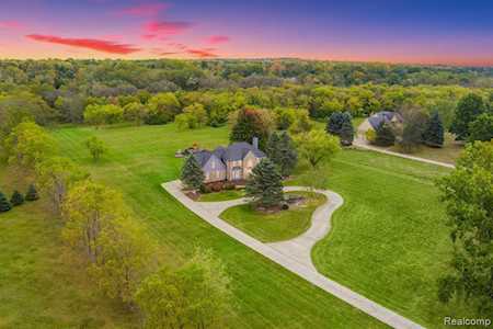 4303 S Milford Ponds Ln Milford Twp, MI 48381