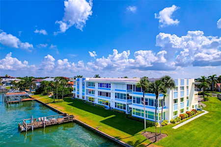 770 Island WAY #N201 Clearwater, FL 33767