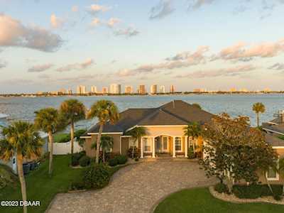 2453 Palmetto Circle South Daytona, FL 32119