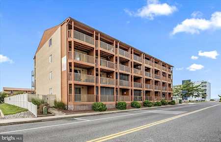 203 33rd St #207 Ocean City, MD 21842