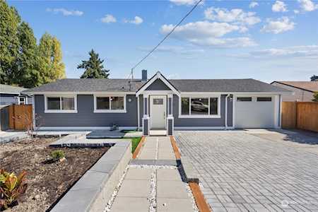 9444 9th Ave SW Seattle, WA 98106