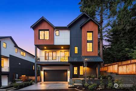 10536 SE 10th Ln Bellevue, WA 98004