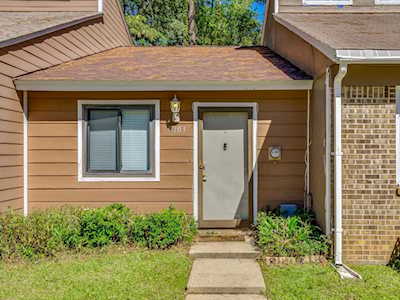 2203 Sandpiper St Tallahassee, FL 32303