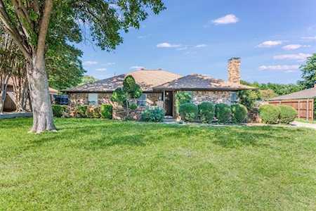 229 NE Shady Oaks Drive Burleson, TX 76028