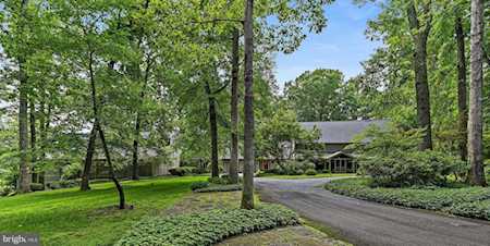 548 Innsbruck Ave Great Falls, VA 22066