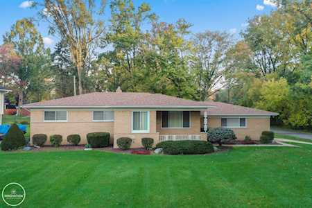 8549 Marcrest Dr Shelby Twp, MI 48316