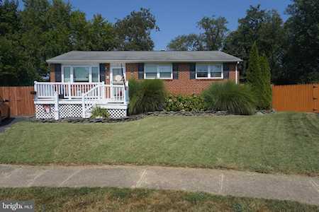 8 Gillis Ct New Castle, DE 19720