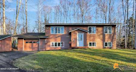16808 Fire House Ln Eagle River, AK 99577