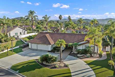 1611 Stoneridge Cir Escondido, CA 92029