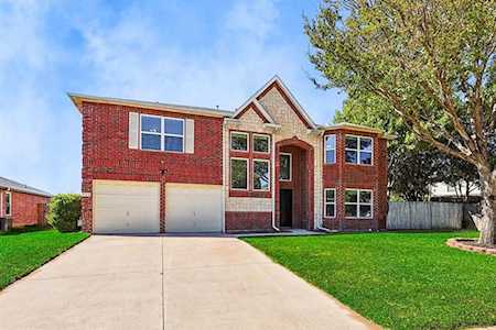 713 Raven Drive Saginaw, TX 76131