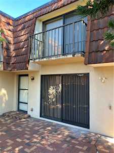 2605 10th Ct Palm Harbor, FL 34684