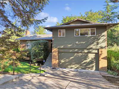 9830 SW 29th PL Portland, OR 97219