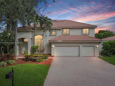 10379 NW 52nd St Coral Springs, FL 33076