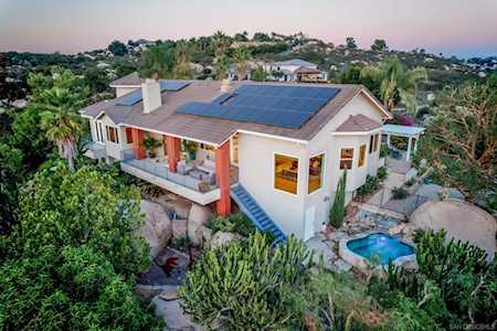 10113 Camino Elena Escondido, CA 92026