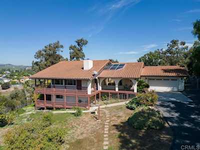 2595 Majella Road Vista, CA 92081