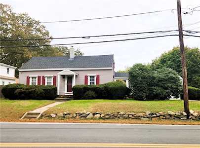 35 North Main St North Smithfield, RI 02896