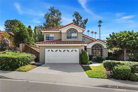 26012 Miralinda Lake Forest, CA 92630