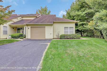 95 Sunnymede St Englishtown, NJ 07726