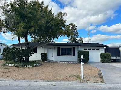 4705 Phoenix Ave Holiday, FL 34690