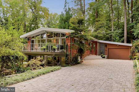 6363 Burton Circle Falls Church, VA 22041