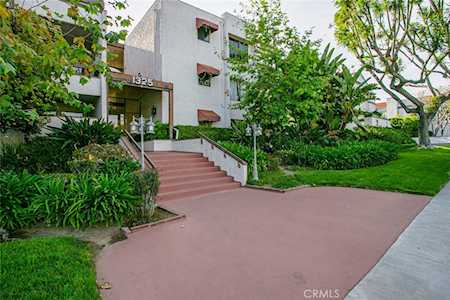 1325 Valley View Rd #305 Glendale, CA 91202