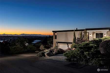 8210 SE 67th St Mercer Island, WA 98040