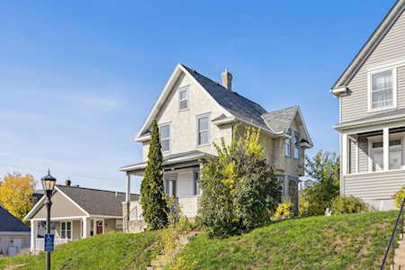 655 Jessamine Avenue E Saint Paul, MN 55106