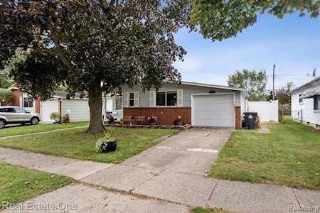 444 Forest St Westland, MI 48186