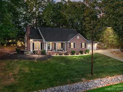 132 General Pemberton St Stanley, NC 28164