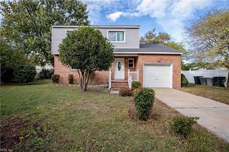 6 Ponderosa Dr Hampton, VA 23666